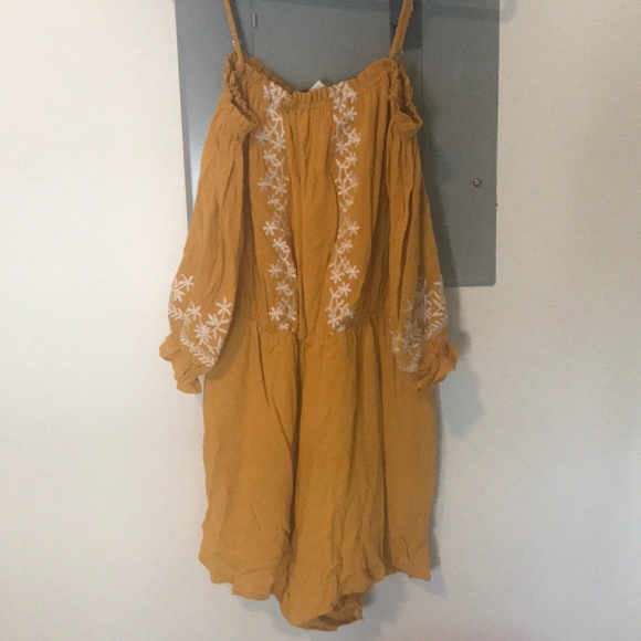 Yellow jumpsuit - Picture 1 of 5